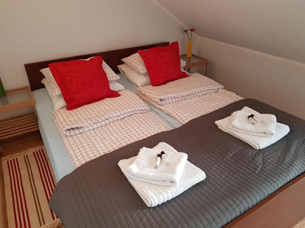 ロビ Balaton Rowy Bed & Breakfast エクステリア 写真