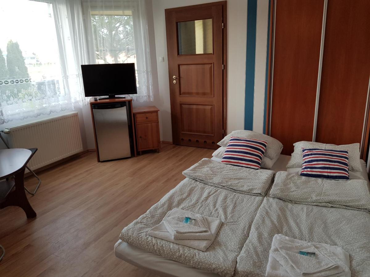 ロビ Balaton Rowy Bed & Breakfast エクステリア 写真