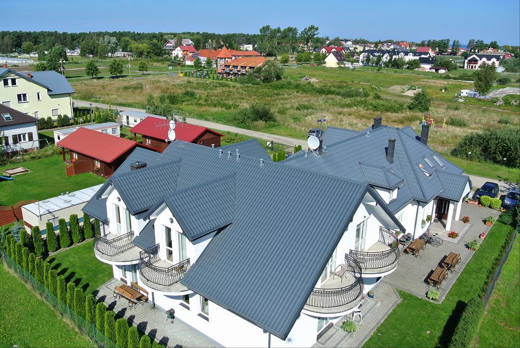 ロビ Balaton Rowy Bed & Breakfast エクステリア 写真