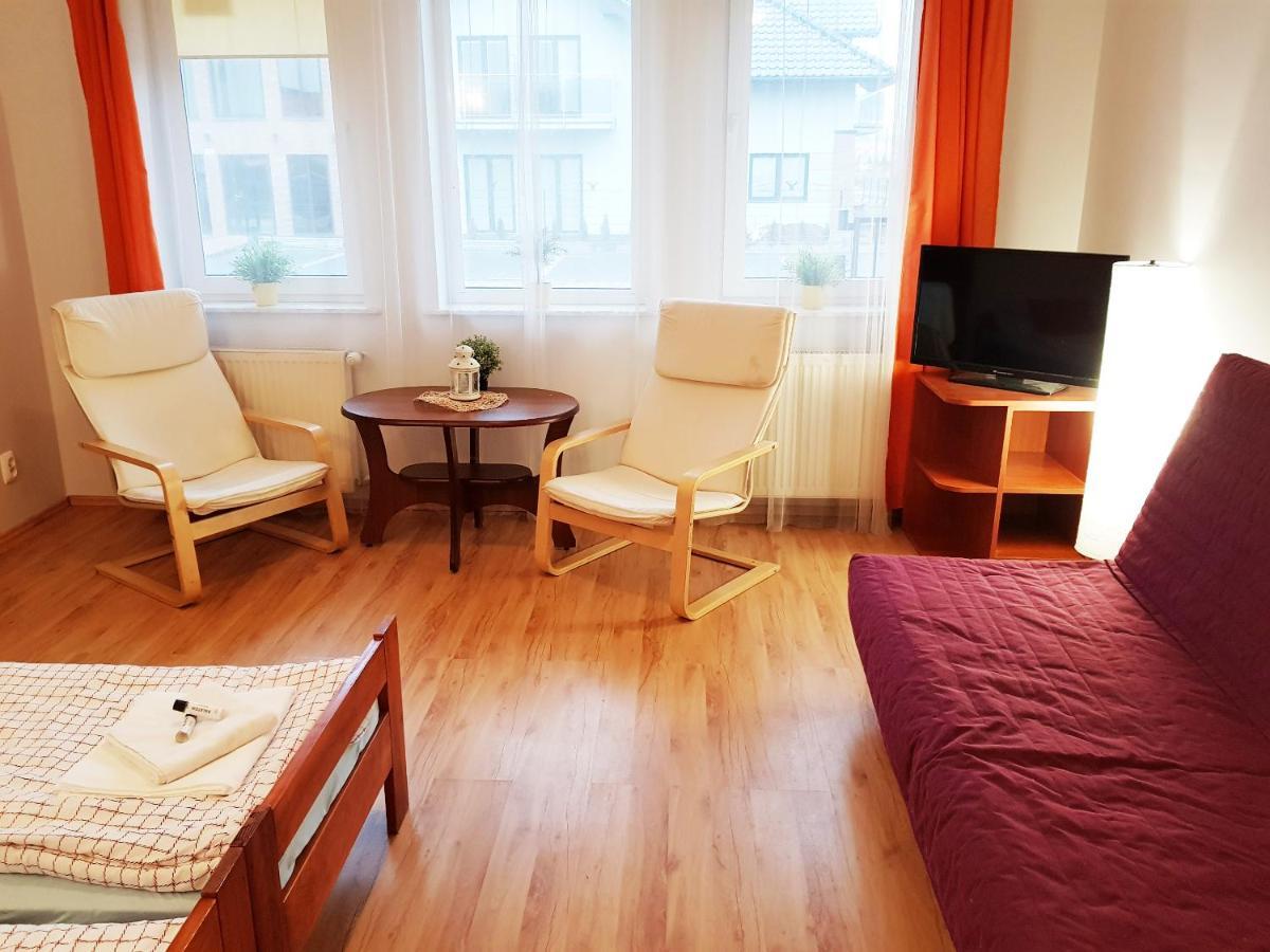ロビ Balaton Rowy Bed & Breakfast エクステリア 写真